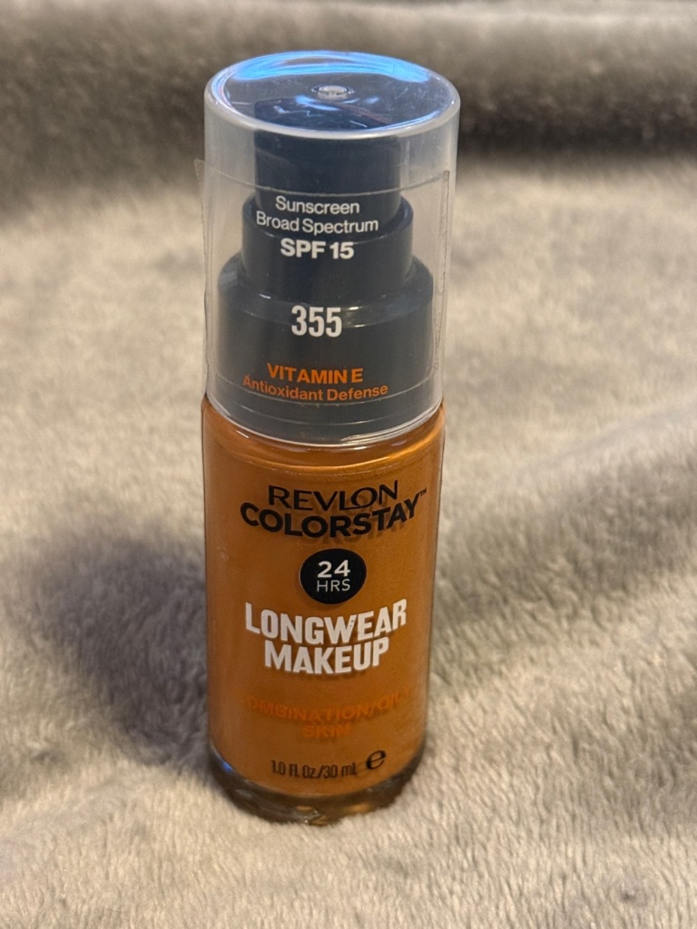 🌻 Revlon ColorStay Longwear Foundation for Combo/Oily Skin in 355 Almond